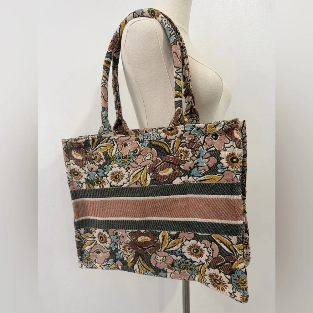 Nilani Floral Tote‎ Bag